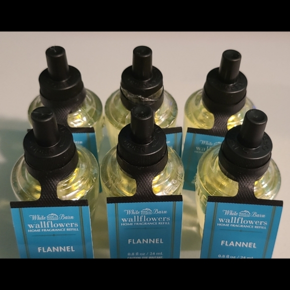 6 Bath Body Works White Barn FLANNEL Wallflowers - Picture 2 of 4